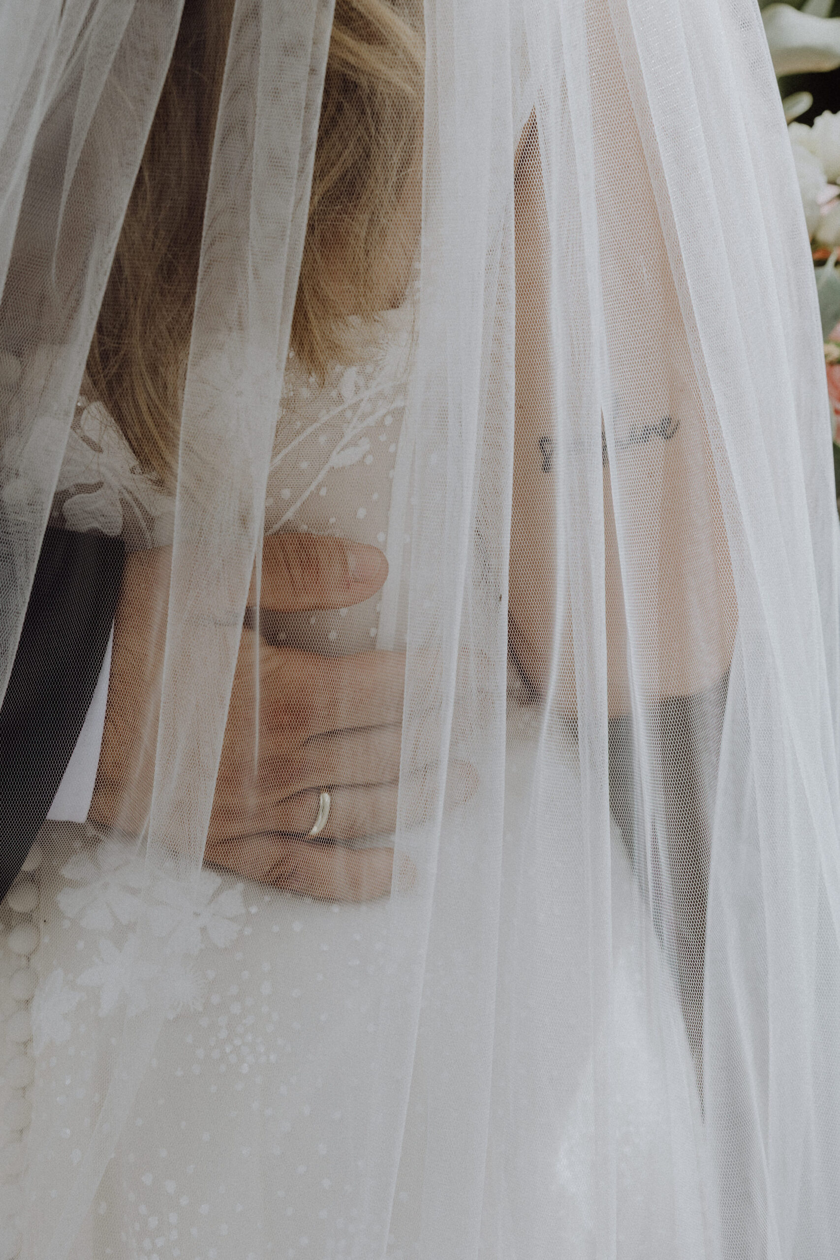 Standesamtlich heiraten in bad lauchstädt hochzeitsfotografie Elena Heymann fotoshooting im kurpark details