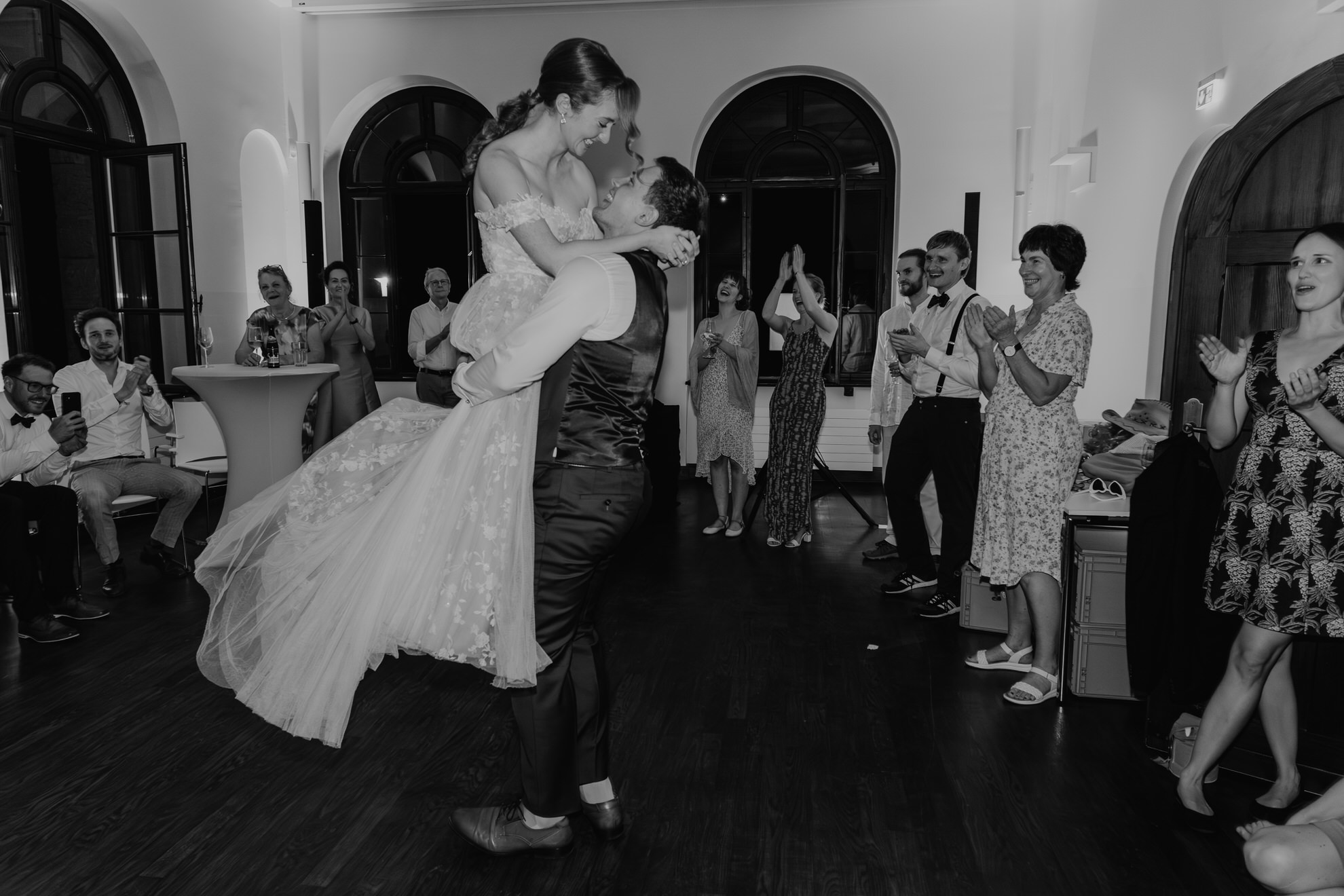 1.Tanz, feiern im Normannehaus Jena, Heiraten in Jena, Hochzeitsfotografie Leipzig Elena Heymann