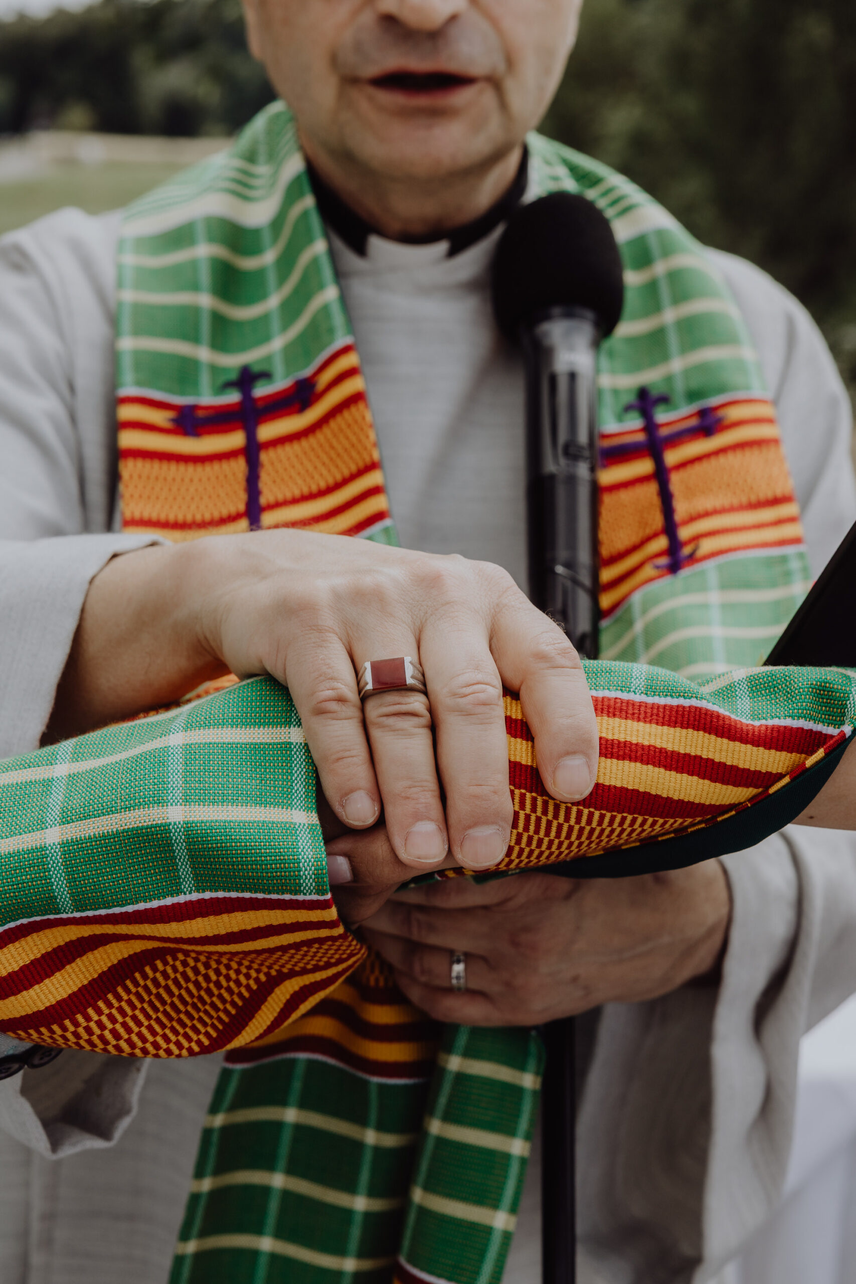 heiraten auf der muldenwiese an der schiffsmühle grimma vw bulli natur hochzeitsreportage