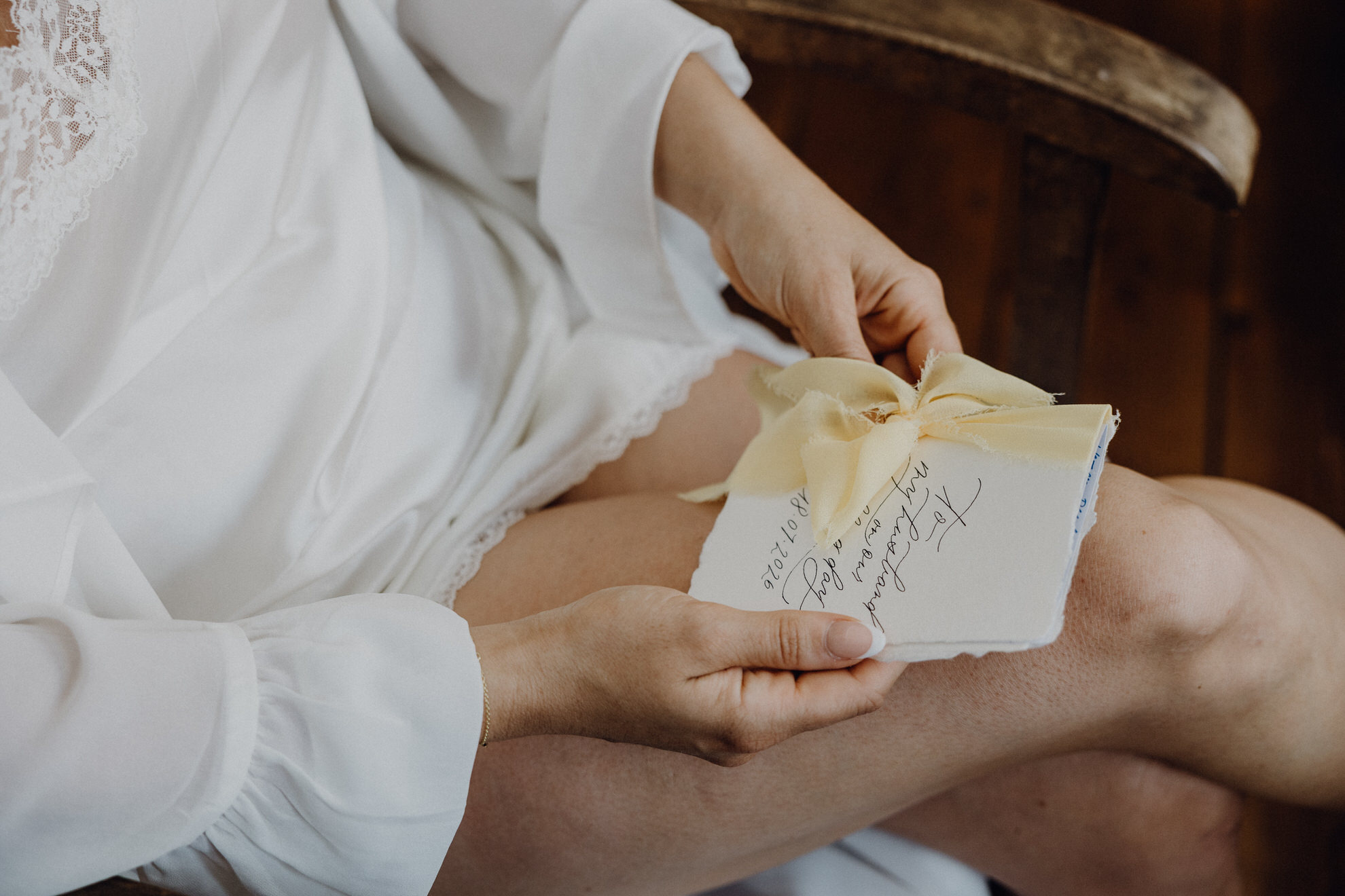 Detail Her vows Getting ready Leipzig Hochzeitsreportage